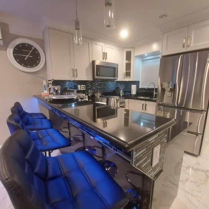 Appartement Beautiful Bright 3 Bed Townhouse à Vancouver Extérieur photo