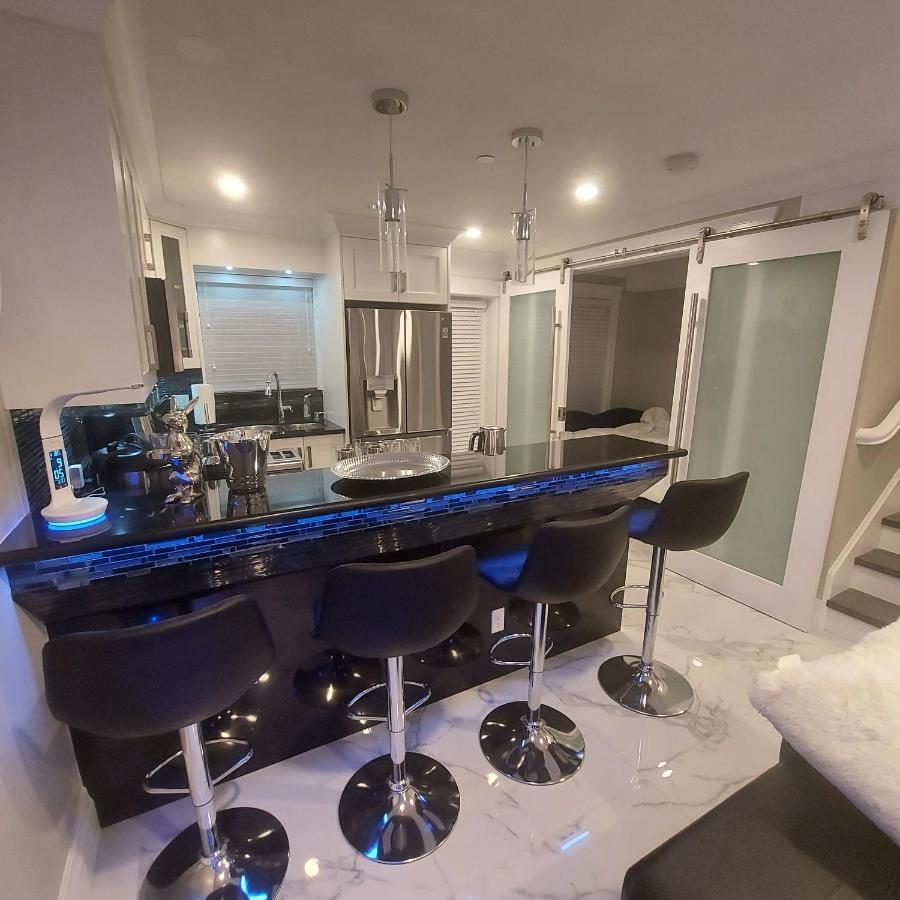 Appartement Beautiful Bright 3 Bed Townhouse à Vancouver Extérieur photo