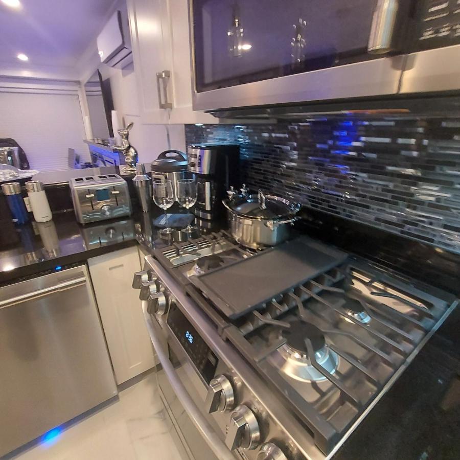 Appartement Beautiful Bright 3 Bed Townhouse à Vancouver Extérieur photo