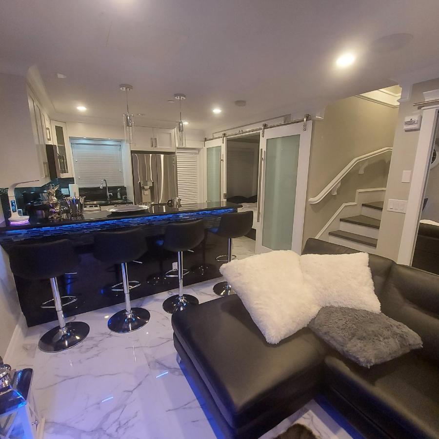 Appartement Beautiful Bright 3 Bed Townhouse à Vancouver Extérieur photo